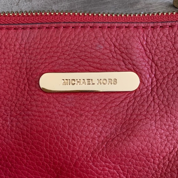 MICHAEL KORS - SMALL RED CROSSBODY BAG - Picture 3 of 4